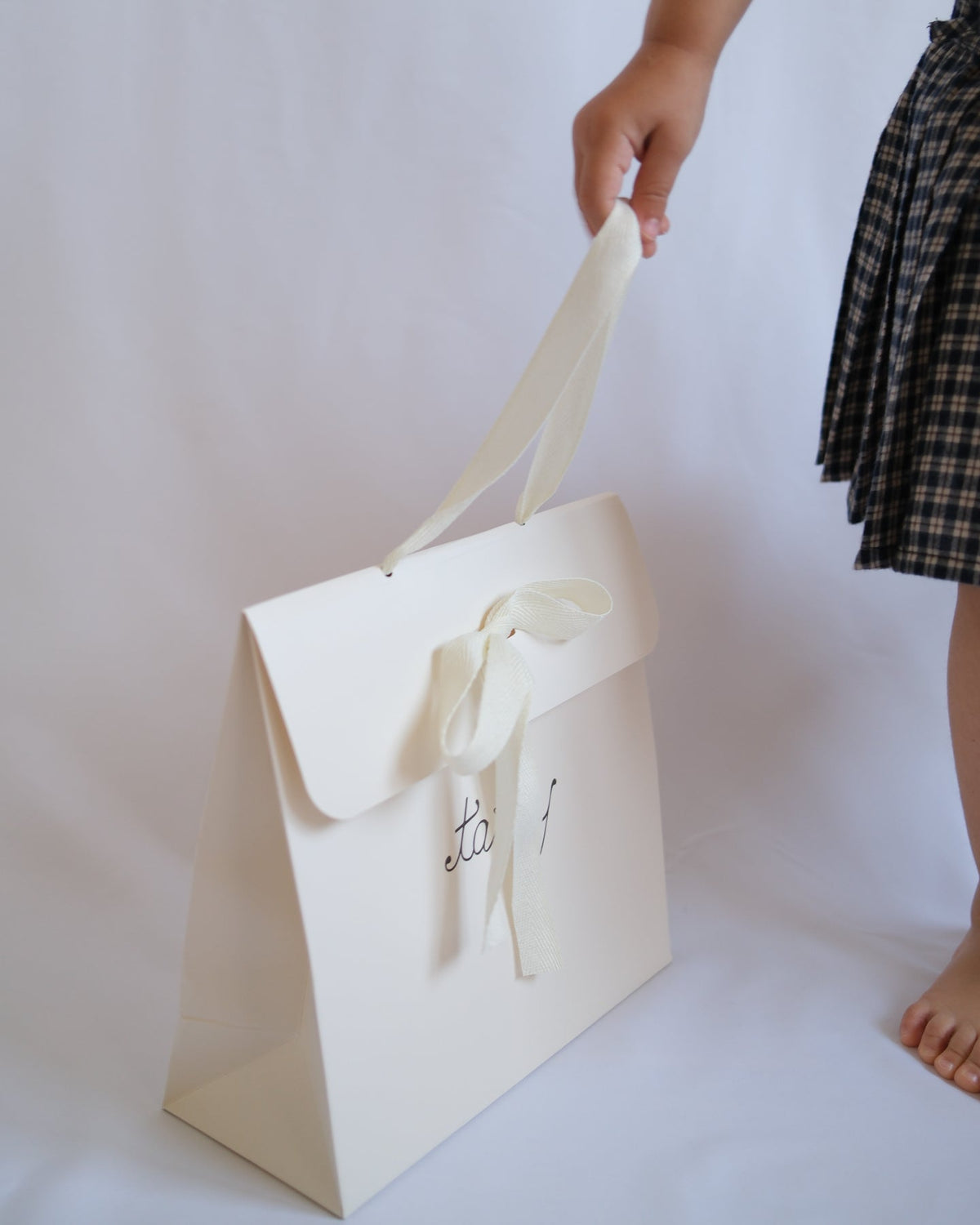 Cream TANSY gift bag with handwritten logo and cotton ribbon handles